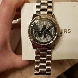 Mk watch